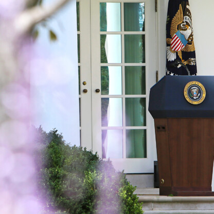 政法英雄形象。