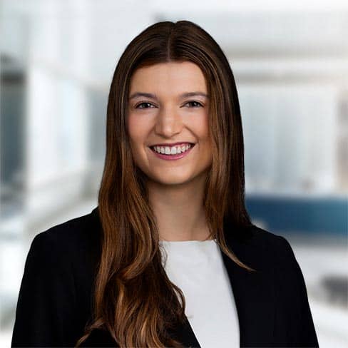 Savannah Miracle headshot.