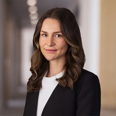 Kim Shearer headshot.