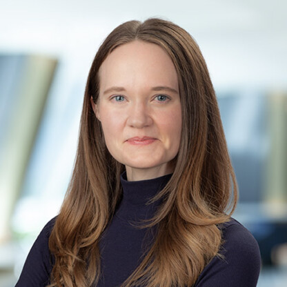 Stephanie Derks headshot.