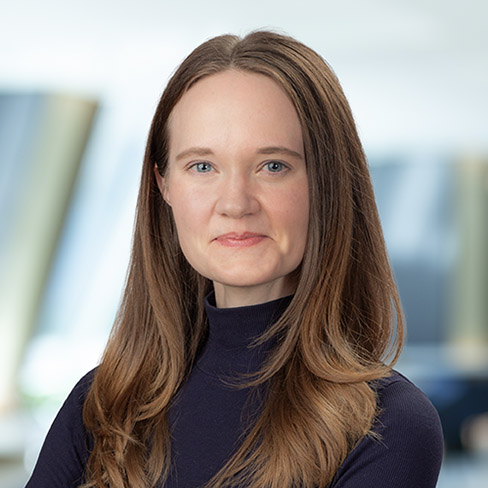 Stephanie Derks headshot.